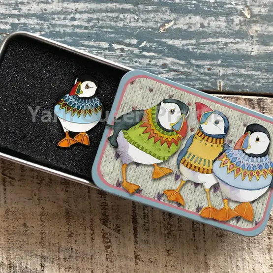 emma-ball-blue-jumper-puffin-pin06.webp