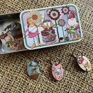 CRAFTING GNOMES STITCH MARKERS IN A POCKET TIN