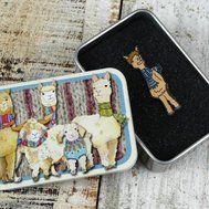 PIN IN A TIN – BLUE SCARF ALPACA