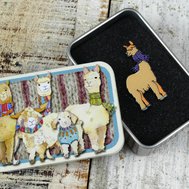 PIN IN A TIN – PURPLE SCARF ALPACA