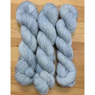 yarn_queen_sock_light_blue