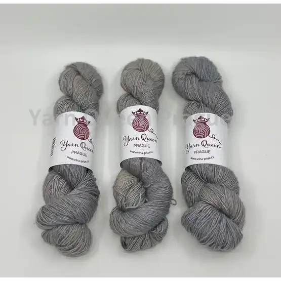 yarn queen silver queen .webp