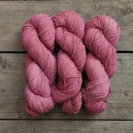 bourette-silk-yarn-queen.webp