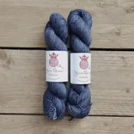 silky-singles-navy-queen.webp