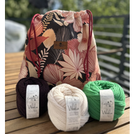 Yarn Queen projektová taška  Paní Kytková - Kanvas černý podklad