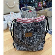 projetova taska praha cernobila yarn queen.jpeg