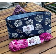 Yarn Queen projektová taška na zip Paní Lístečková malá