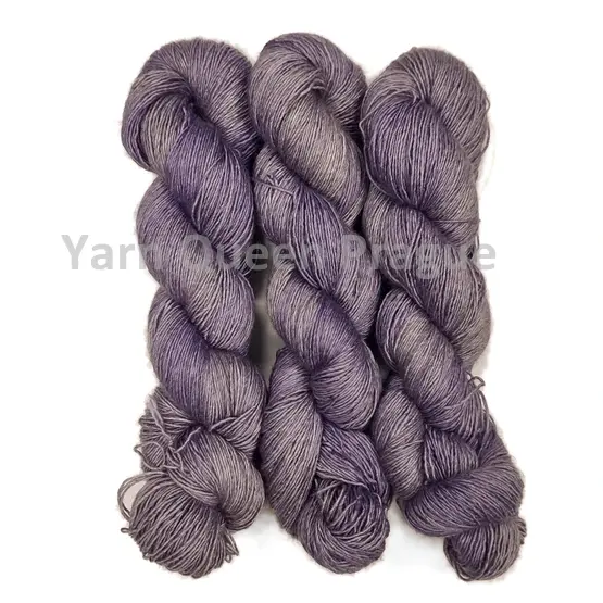 yak-singles-lila-queen