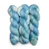 yarn-queen-bamboo-silk-modre-z-nebe
