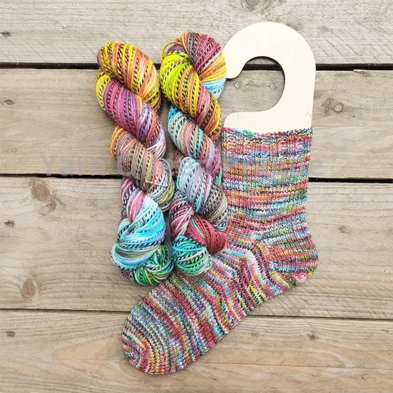 zebra-sock-dk-vavasek-v-yarn-queen.webp